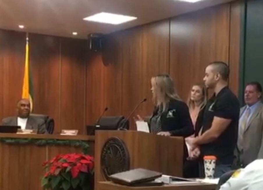 Rosa Vicent and Andersen Zapata Receive Award from the City of Oakland Park, Florida